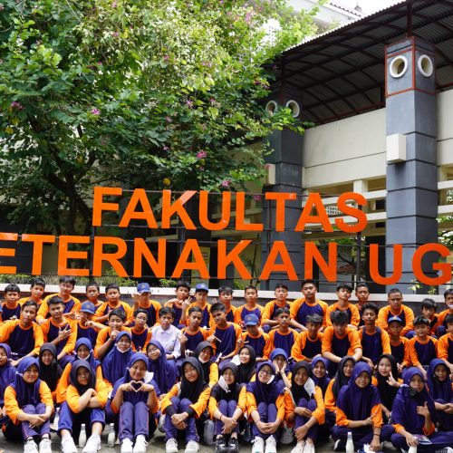 SISWA MUHDASA BERKUNJUNG KE KAMPUS BIRU