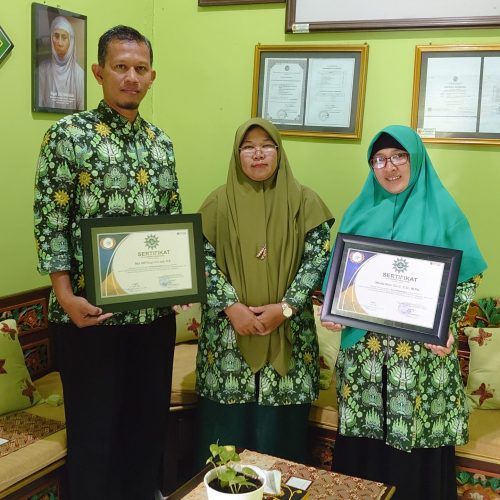 SMP Muhdasa Menjadi Nominee Kategori Guru Berprestasi dan Tendik Berdedikasi