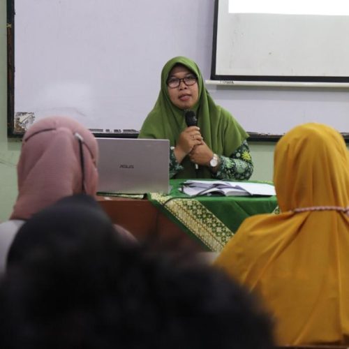 Esti Priyantini Buka Sosialisasi dan Edukasi ZIS Dengan Mustahik Muhdasa