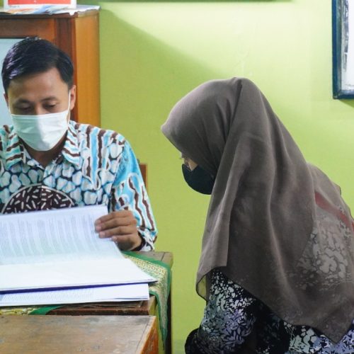 Asyiknya Terima Rapor