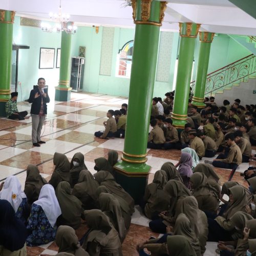 Pengajian Satu Muharam sebagai Bekal Siswa Muhdasa untuk Lebih Baik