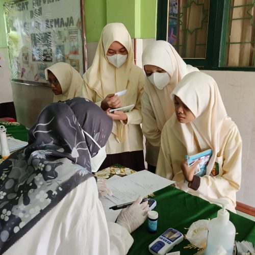 SCREENING KESEHATAN SISWA di SMP Muhammadiyah 10 Yogyakarta